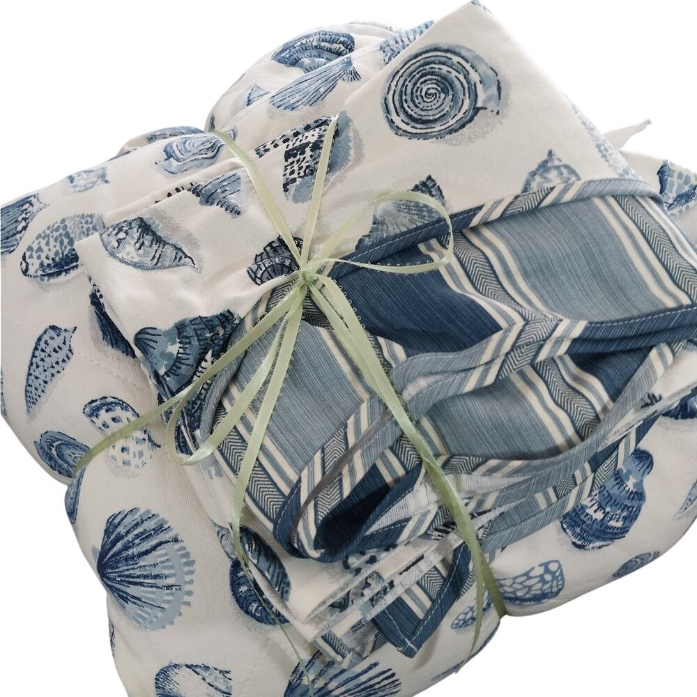 WAVERLY CLASSICS! CREAM & BLUES SEA/SHELLS PATTERN BEDSPREAD+ 2 WINDOW VALENCES!